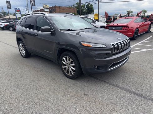 Used 2016 Jeep Cherokee Limited FWD image 1