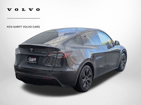 Used 2025 Tesla Model Y Long Range image 3