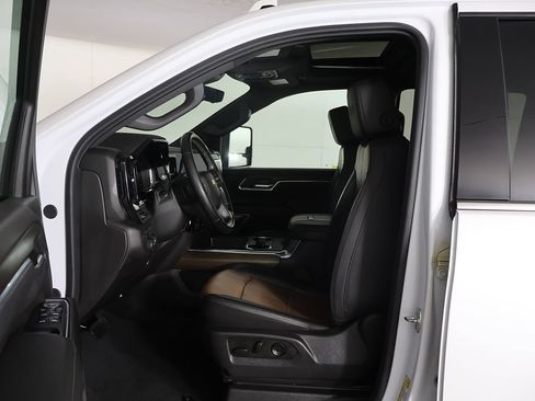 Used 2025 Chevrolet Silverado 2500 High Country w/ Technology Package AWD/4WD image 32