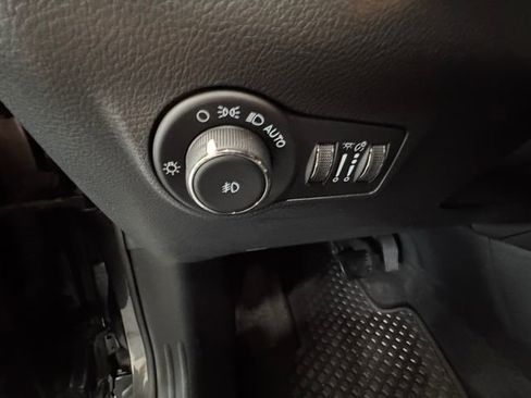 Used 2023 Jeep Compass Trailhawk w/ Trailhawk Convenience Group AWD/4WD image 22