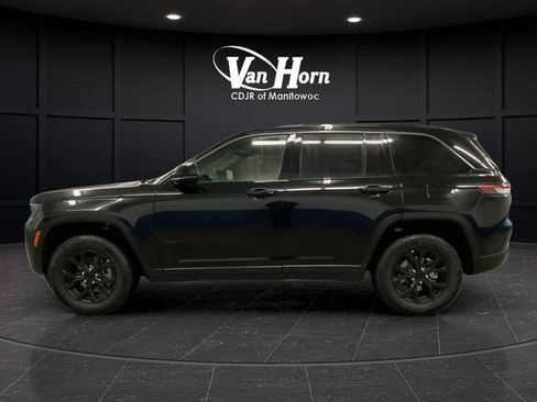 New 2026 Jeep Grand Cherokee Altitude image 13