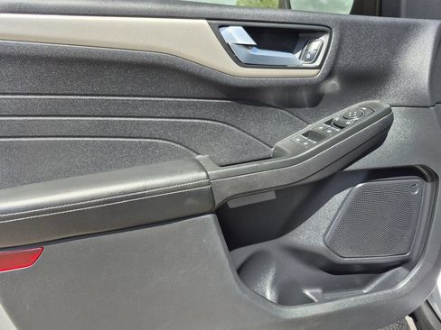 Used 2022 Ford Escape SEL FWD image 7
