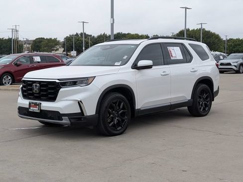 Used 2025 Honda Pilot Touring image 10