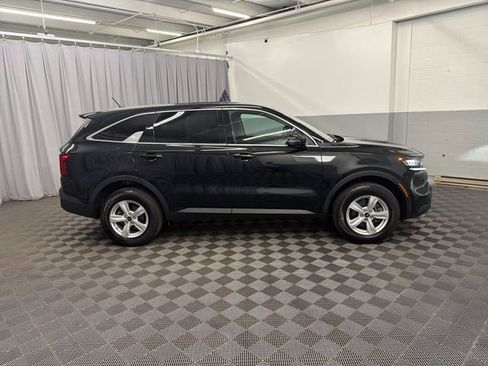 Certified 2023 Kia Sorento LX AWD/4WD image 4