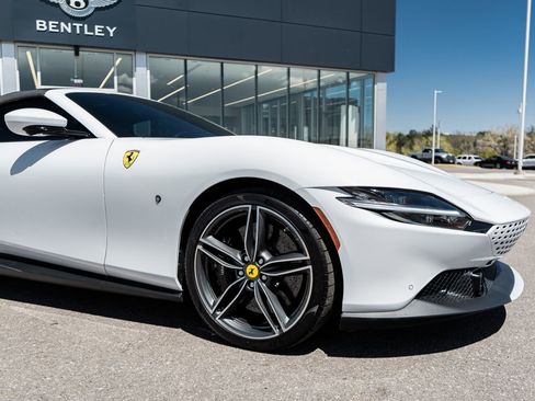 Used 2024 Ferrari Roma Spider RWD image 18