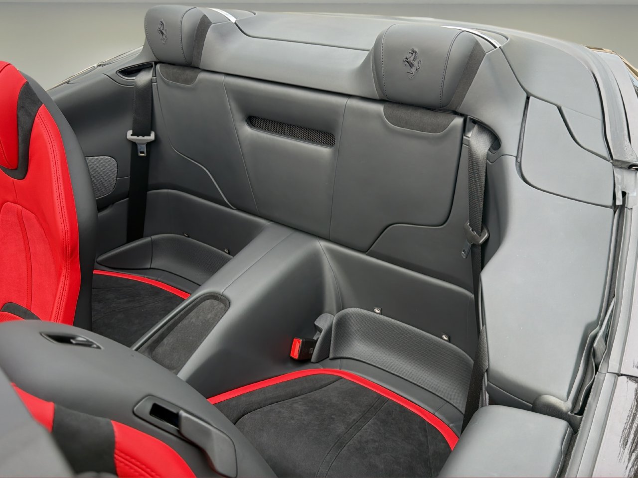 Used 2025 Ferrari Roma Spider RWD image 14