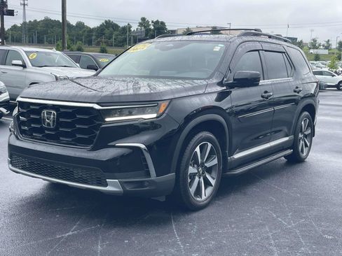 Used 2025 Honda Pilot Elite image 3