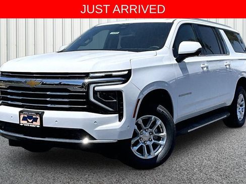 New 2026 Chevrolet Suburban LT w/ Comfort Package AWD/4WD image 14