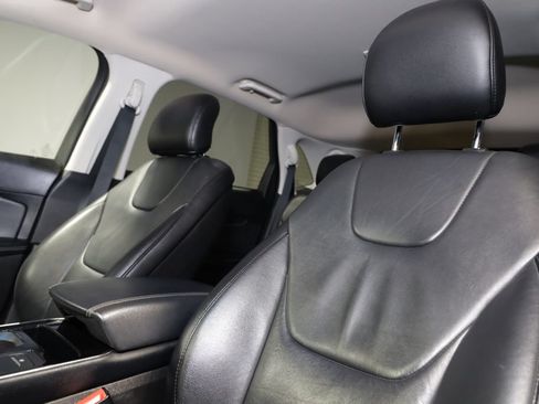 Used 2019 Ford Edge Titanium AWD/4WD image 14
