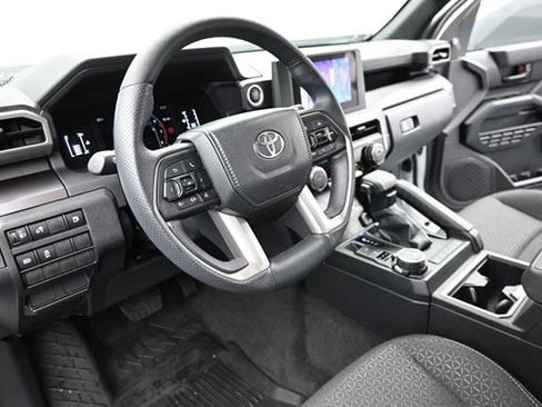 Used 2025 Toyota 4Runner SR5 AWD/4WD image 8