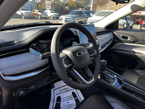 Used 2022 Jeep Compass Latitude image 53