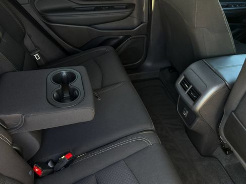 Used 2024 GMC Terrain SLE FWD image 27
