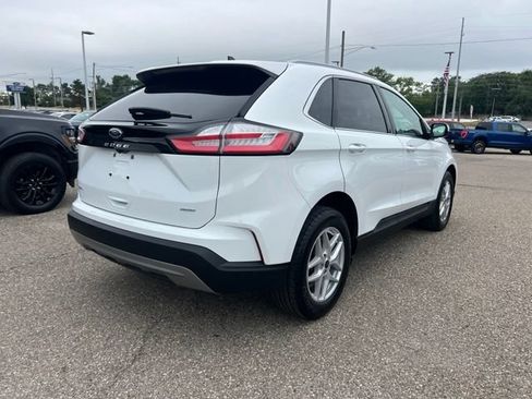 Certified 2024 Ford Edge SEL w/ Convenience Package AWD/4WD image 4