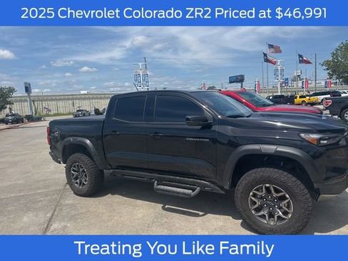 Used 2025 Chevrolet Colorado ZR2 w/ Technology Package AWD/4WD image 1