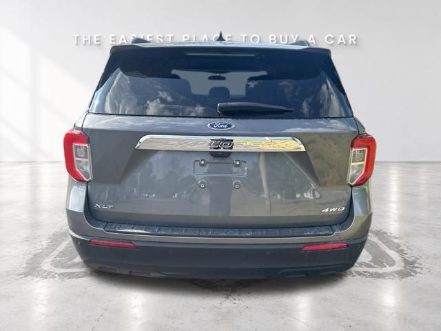 Used 2023 Ford Explorer XLT AWD/4WD image 7