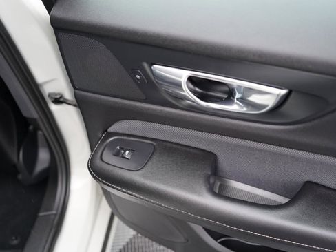 Used 2019 Volvo S60 T6 R-Design image 69