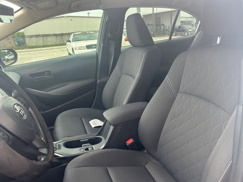 Used 2025 Toyota Corolla LE FWD image 7