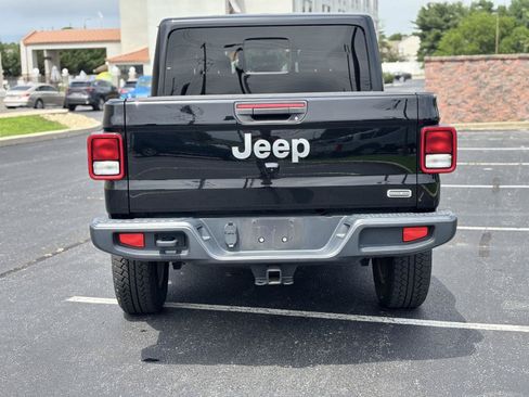 Used 2021 Jeep Gladiator Overland w/ Popular Equipment Package AWD/4WD image 3