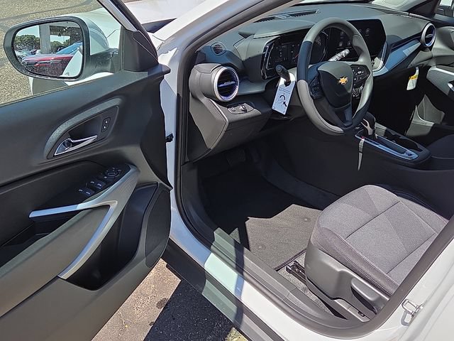 New 2026 Chevrolet Trax LS w/ LS Convenience Package FWD image 10