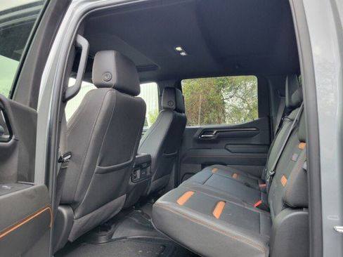 Used 2024 GMC Sierra 1500 AT4 w/ Technology Package image 29
