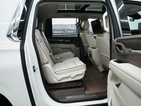 Used 2024 GMC Yukon XL Denali w/ Advanced Technology Package AWD/4WD image 31