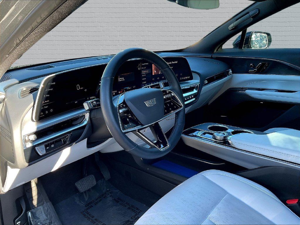 Used 2024 Cadillac Lyriq Luxury RWD image 9