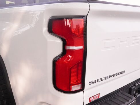Used 2025 Chevrolet Silverado 2500 LTZ w/ LTZ Convenience Package AWD/4WD image 32