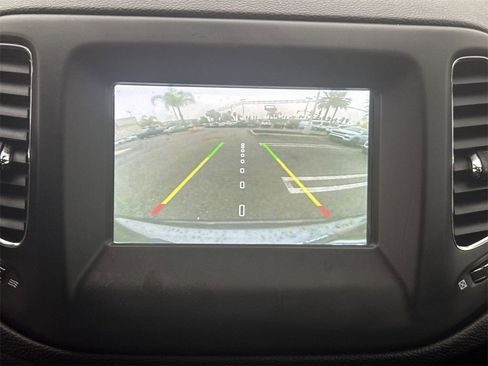 Certified 2020 Jeep Compass Latitude image 22