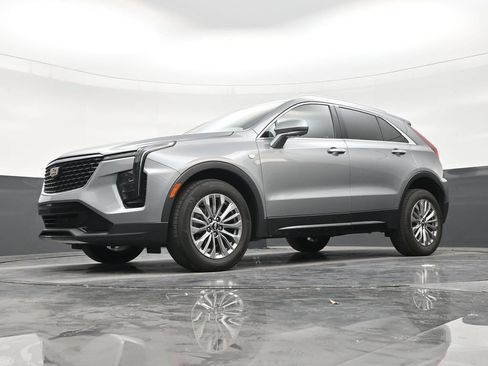 Used 2025 Cadillac XT4 Premium Luxury FWD image 19