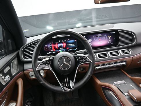 Used 2025 Mercedes-Benz GLE 450e 4MATIC image 29