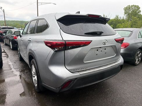 Used 2023 Toyota Highlander LE AWD/4WD image 13