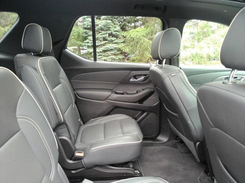 Certified 2022 Chevrolet Traverse Premier AWD/4WD image 19