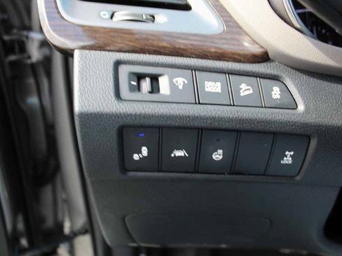 Used 2017 Hyundai Santa Fe Sport w/ 2.0T Ultimate Tech Package 05 AWD/4WD image 14