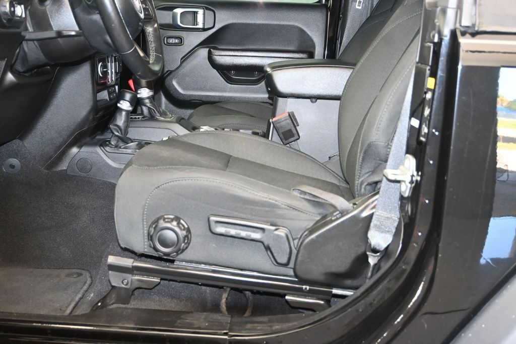 Used 2021 Jeep Wrangler Sport AWD/4WD image 21