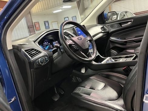 Used 2022 Ford Edge Titanium image 9