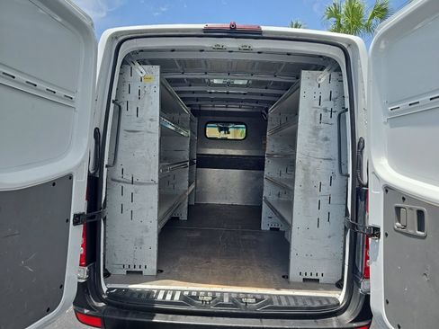 Used 2015 Mercedes-Benz Sprinter 2500 image 7