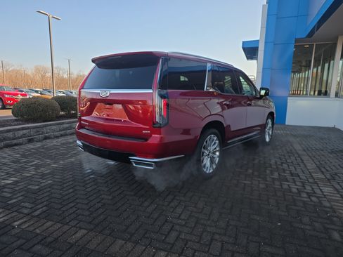 Used 2024 Cadillac Escalade Premium Luxury w/ Performance Package image 5