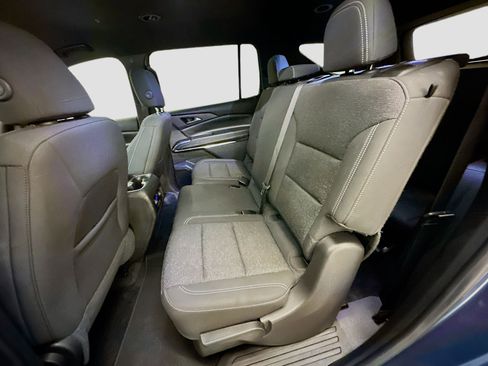 Used 2024 Chevrolet Traverse LS AWD/4WD image 29