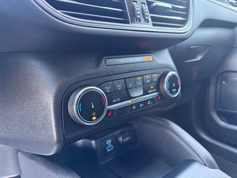 Used 2023 Ford Escape Active w/ Cold Weather Package FWD image 27