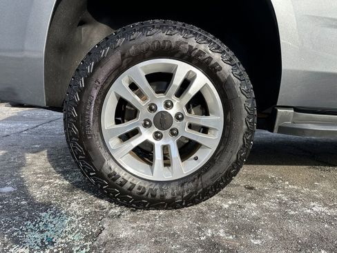 Used 2019 Chevrolet Tahoe LT image 40