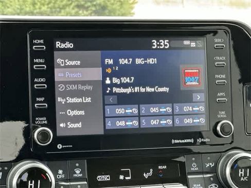 Used 2022 Toyota Highlander XLE image 12