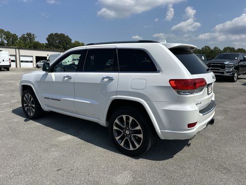 Used 2017 Jeep Grand Cherokee Overland w/ Jeep Active Safety Group image 6