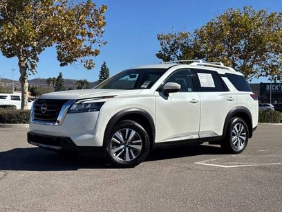 Used 2023 Nissan Pathfinder SL