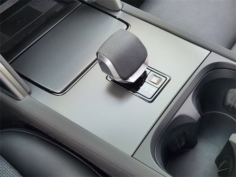 Used 2024 Land Rover Discovery Sport S image 19