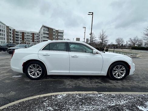 Used 2020 Chrysler 300 Touring L w/ Quick Order Package 2EF image 13