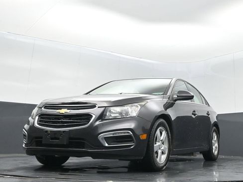 Used 2015 Chevrolet Cruze LT image 8