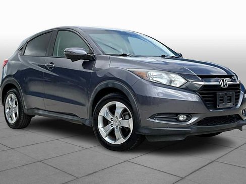 Used 2017 Honda HR-V EX image 2