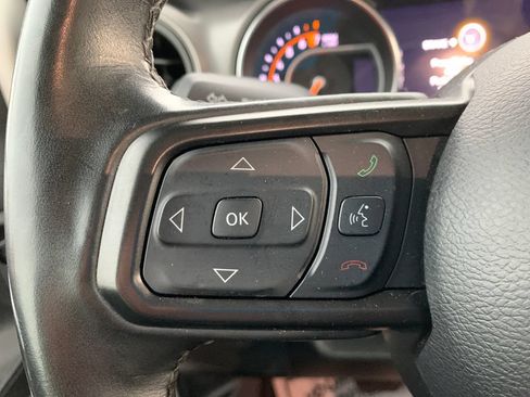Used 2023 Jeep Gladiator Overland AWD/4WD image 12