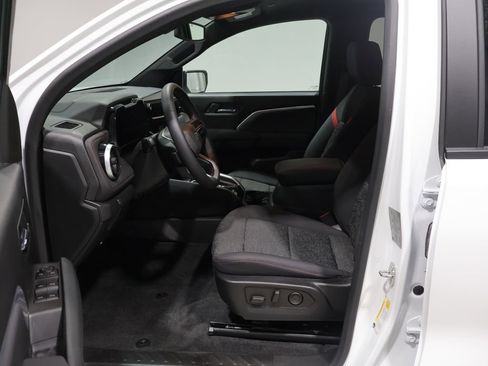 Used 2023 Chevrolet Colorado Z71 w/ Z71 Convenience Package 2 AWD/4WD image 13