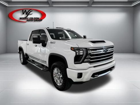 Used 2024 Chevrolet Silverado 2500 High Country w/ High Country Premium Package image 3